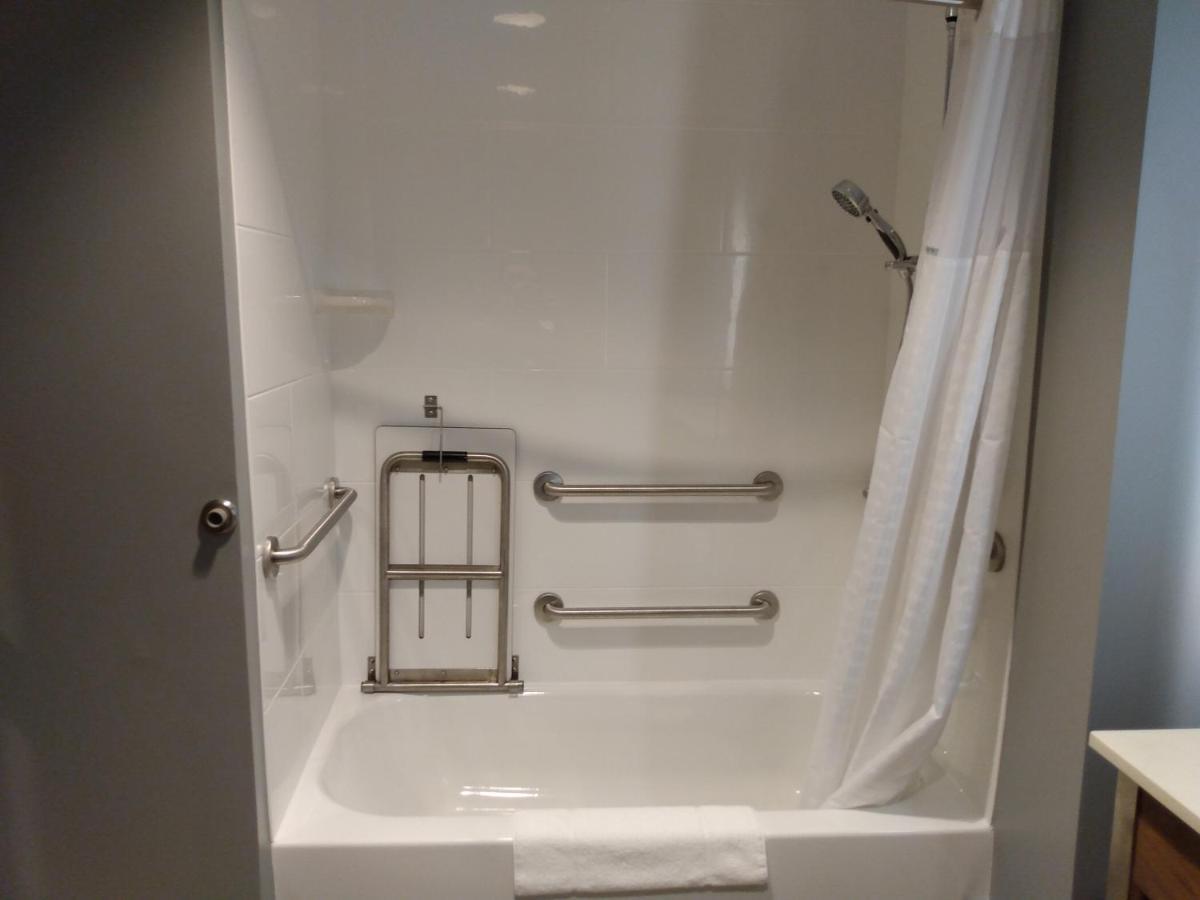 La Quinta Inn & Suites By Wyndham Bardstown Eksteriør bilde